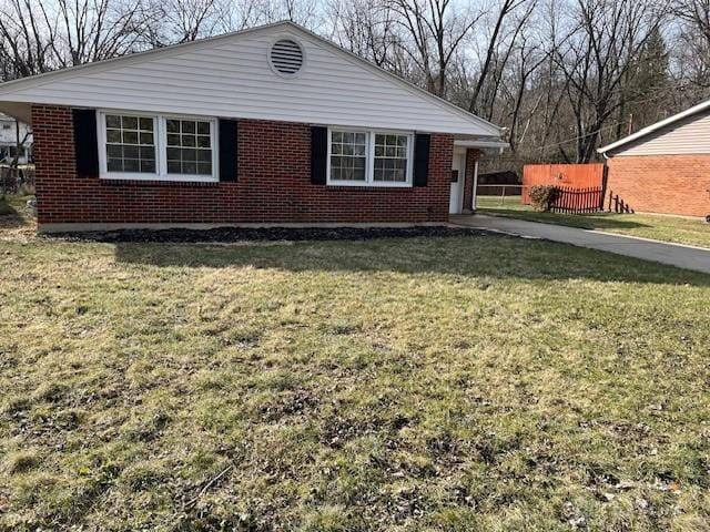 view of front of house with a front lawn