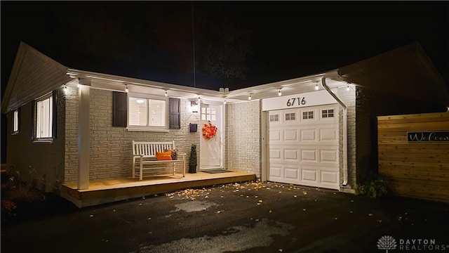 view of front facade with a garage