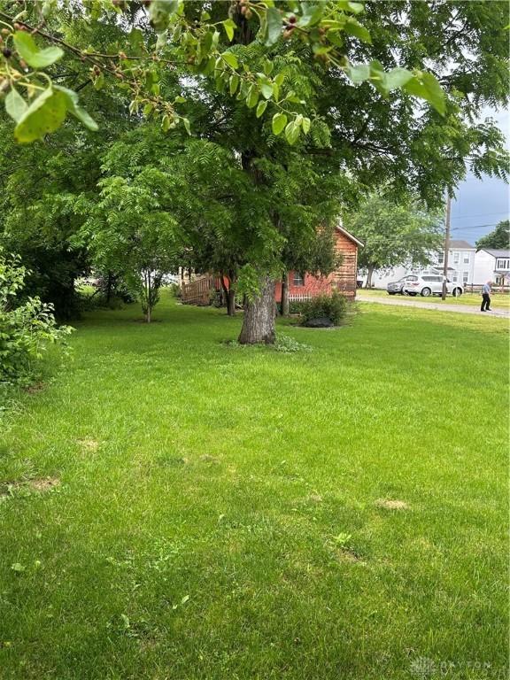 8 W Walnut St, Spring Valley, OH 45370 - view of grassy yard