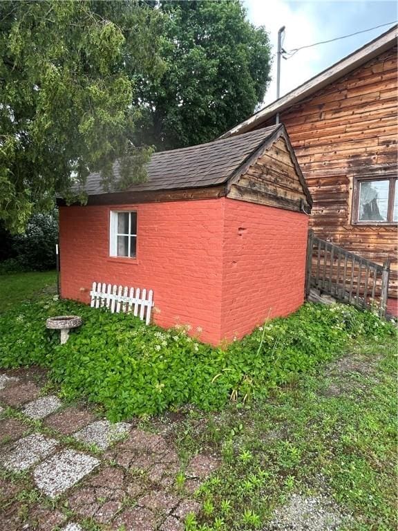 8 W Walnut St, Spring Valley, OH 45370 - view of property exterior