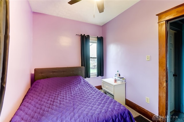 bedroom with ceiling fan