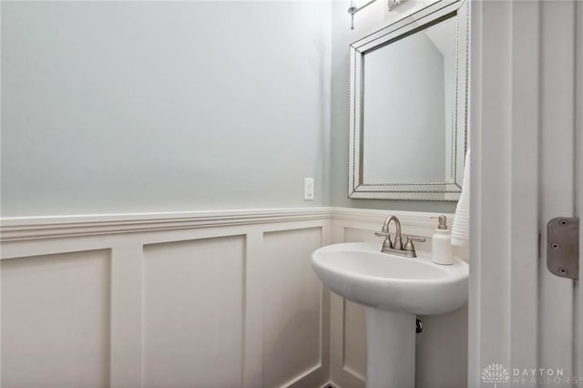 bathroom with sink