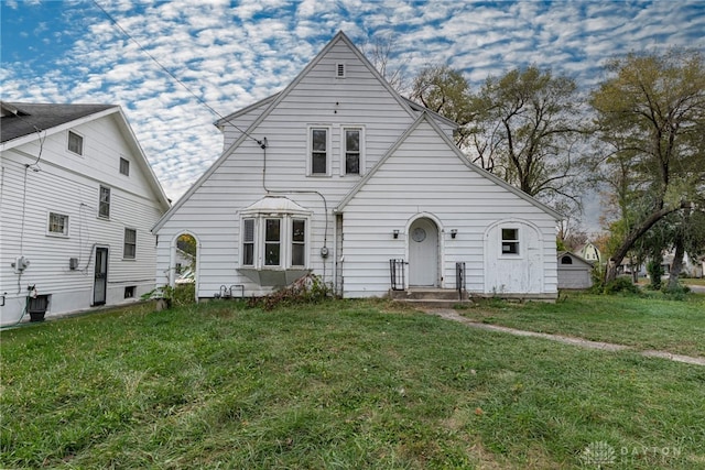 view of front of house with a front yard