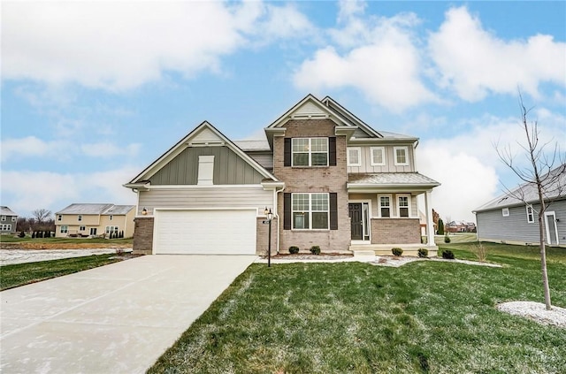 view of front of home featuring a front yard