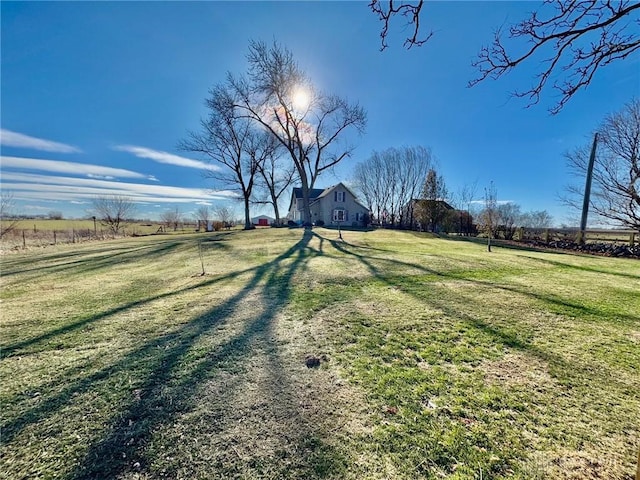 view of yard featuring a rural view