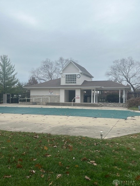 view of swimming pool featuring a patio