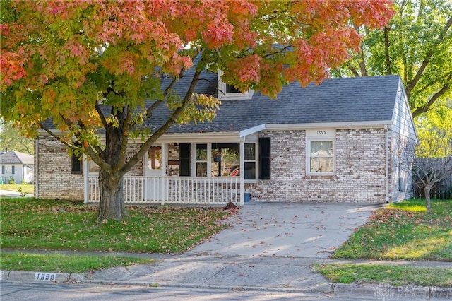 view of front of property with covered porch