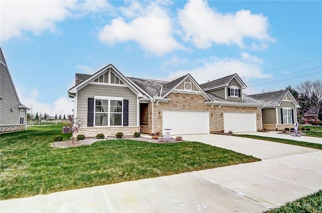 view of front of property with a front yard