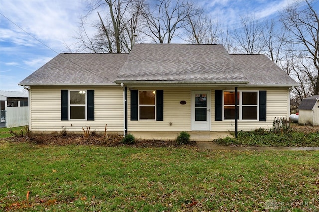 view of front of property with a front yard