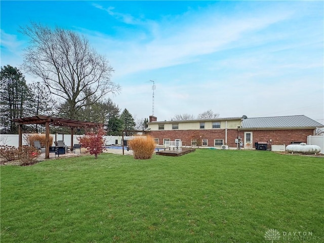 view of yard with a pergola