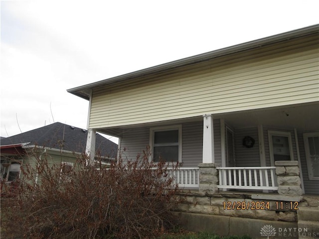 exterior space featuring a porch