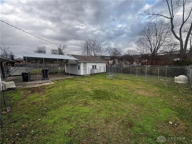 view of yard featuring a patio area