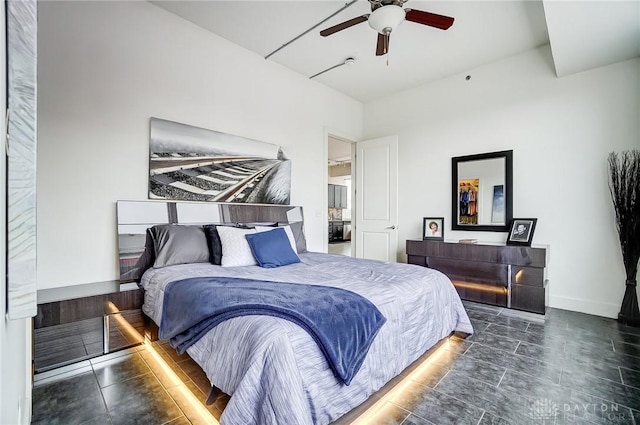 bedroom with ceiling fan