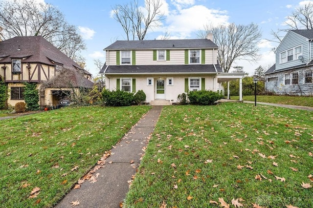 view of front of home featuring a front lawn