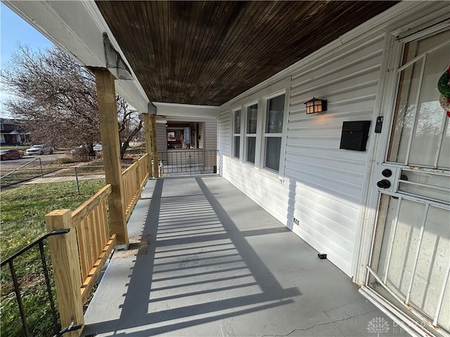 balcony featuring covered porch