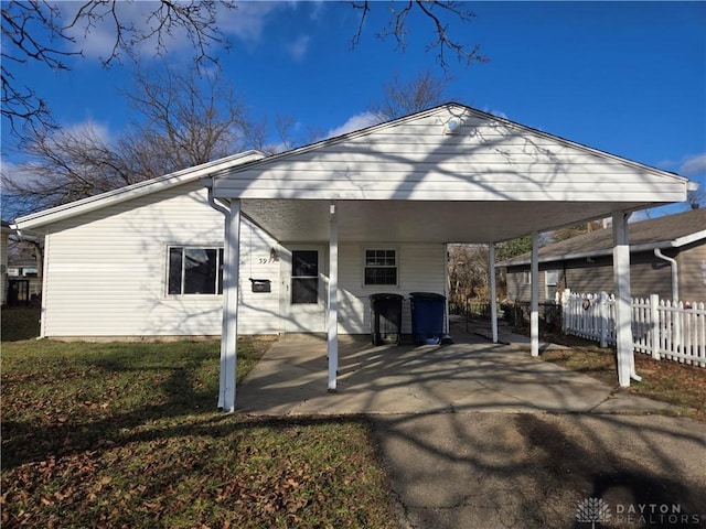 view of front of property