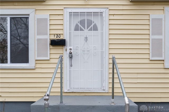 view of property entrance