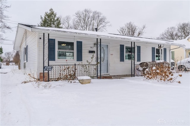 view of front of property featuring a porch