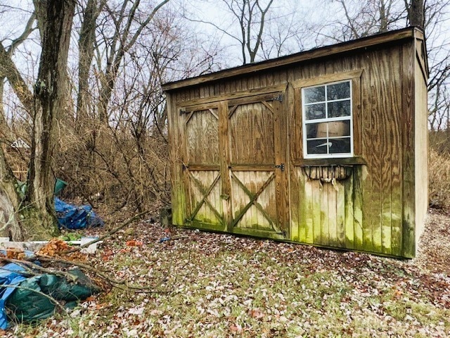 view of outdoor structure