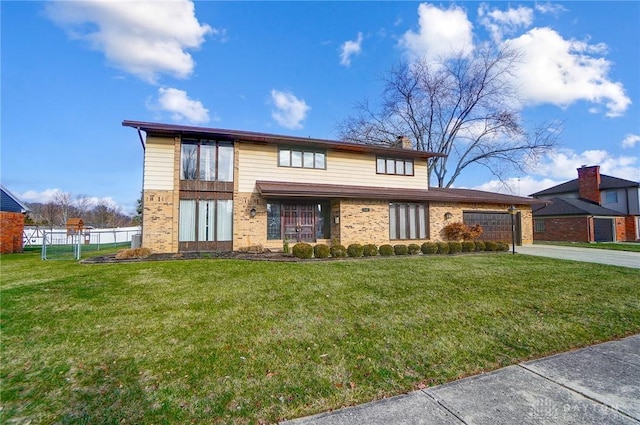 view of front of house featuring a front yard