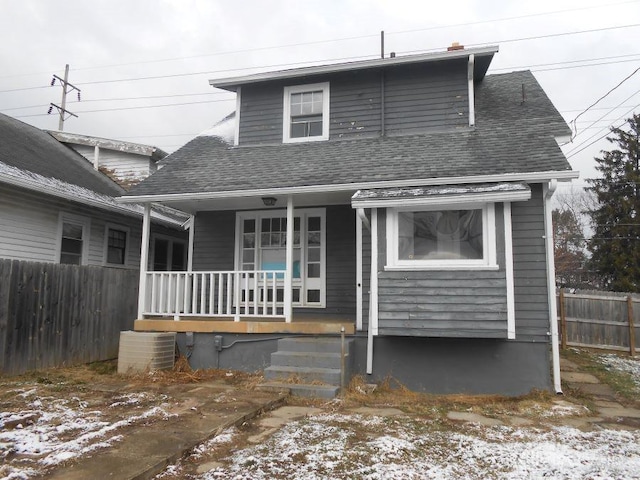 view of front facade featuring a porch