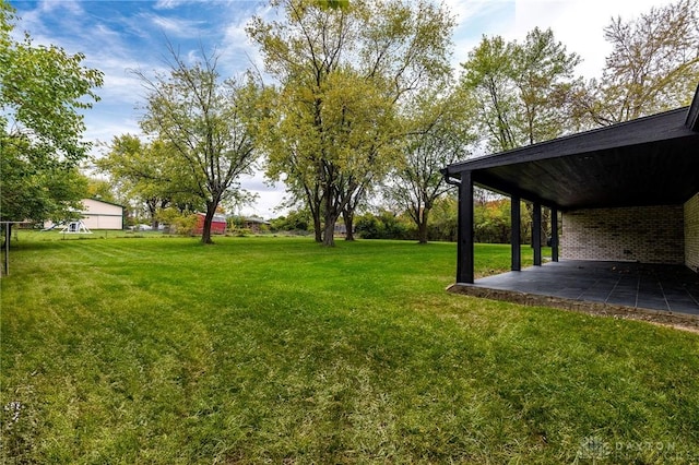 view of yard featuring a patio