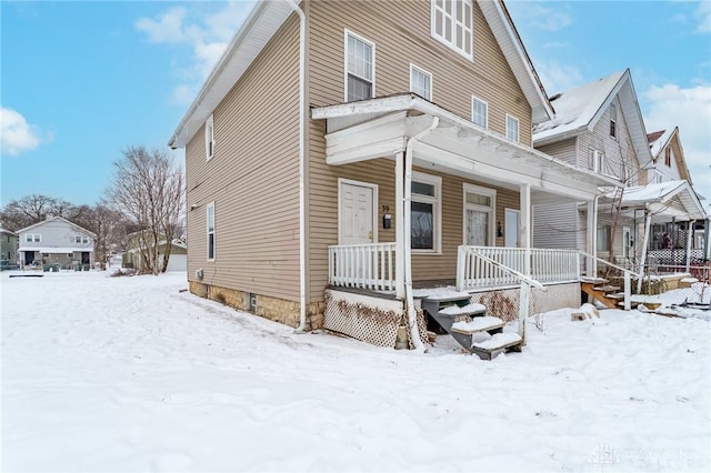 view of front of home featuring a porch