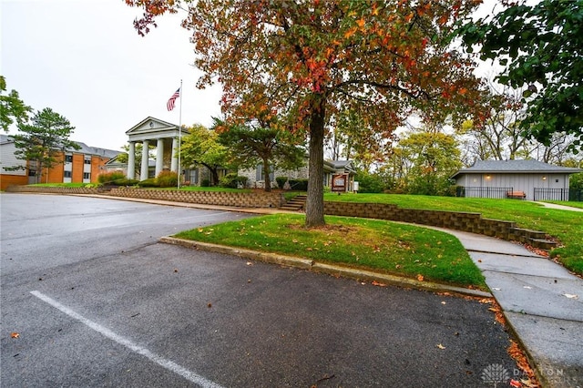 view of front of property with a front yard