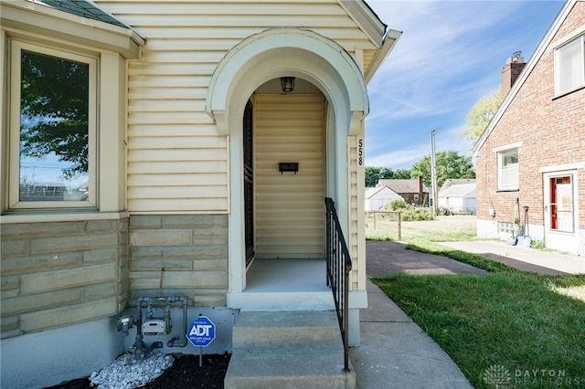 view of property entrance