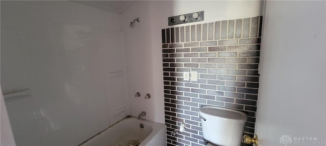 bathroom with shower / washtub combination