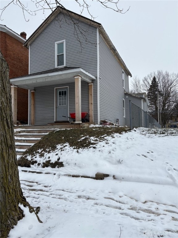 view of front of property featuring a porch