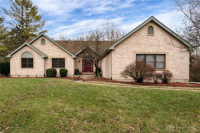 view of front of property with a front yard