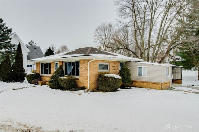 view of front of property