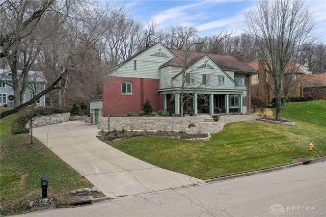 front of property featuring a front yard