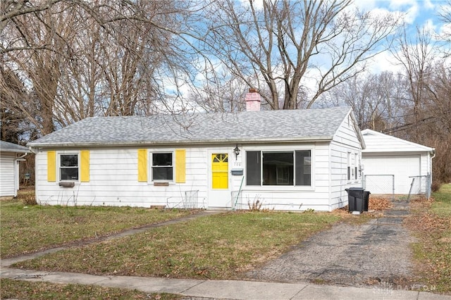 ranch-style home with a front yard