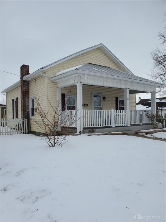 view of front facade featuring covered porch