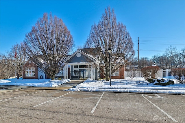 view of front of house