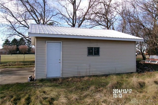 view of outbuilding