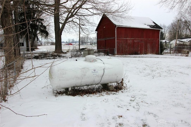 view of yard layered in snow