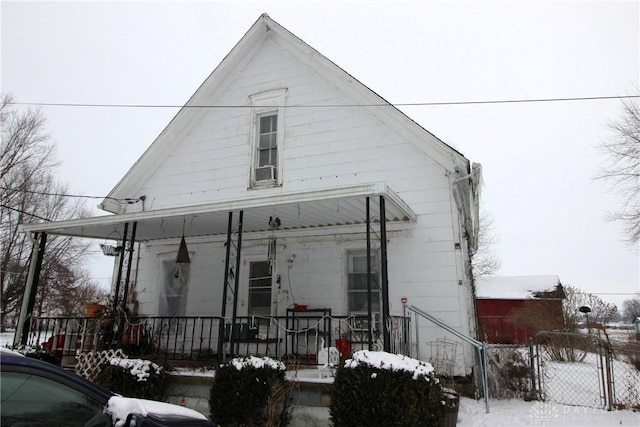 view of front of property