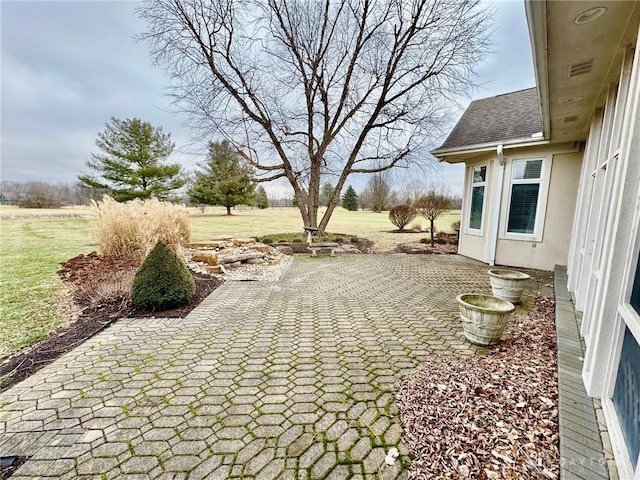 view of yard with a patio