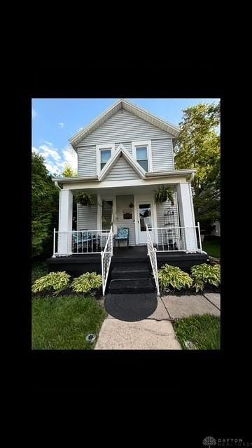 view of front of home featuring a porch