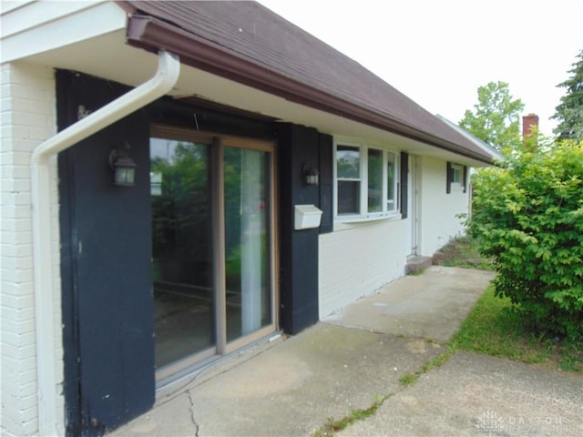 5254 Powell Rd, Dayton, OH 45424 - view of side of home