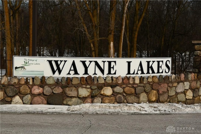 view of community / neighborhood sign