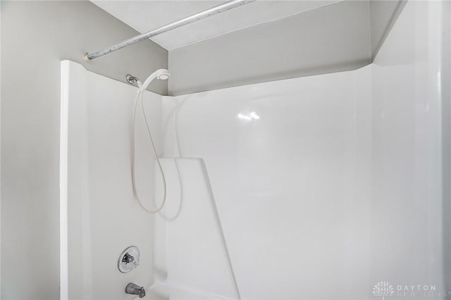 details with washtub / shower combination