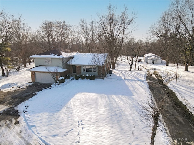 view of front facade with a garage