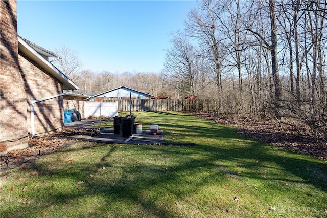 view of yard featuring a patio area