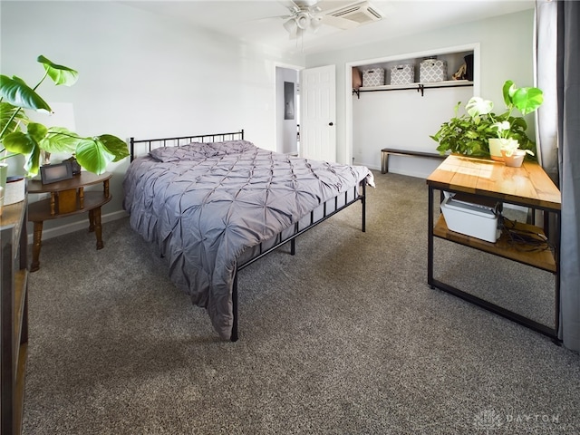 carpeted bedroom featuring ceiling fan