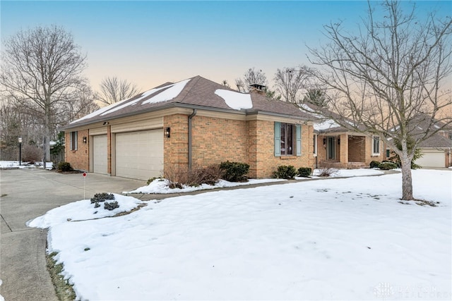 view of front facade featuring a garage