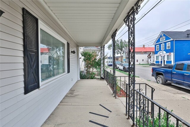 view of patio / terrace with covered porch